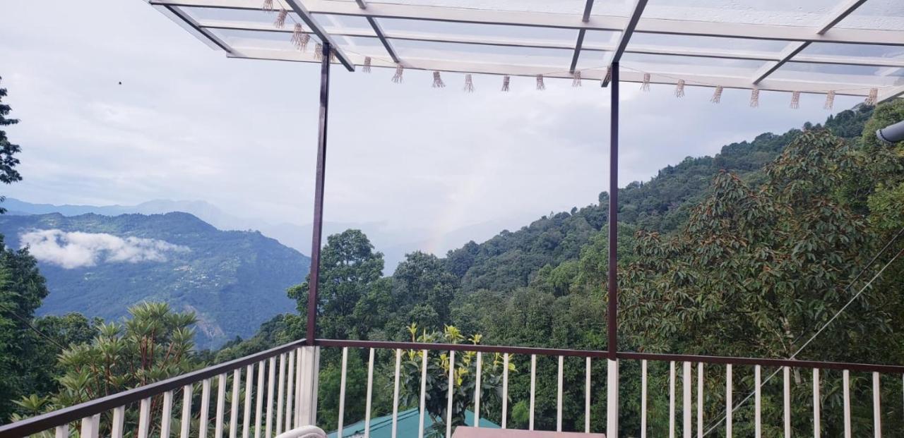The Nettle And Fern Farmstay Пелинг Екстериор снимка