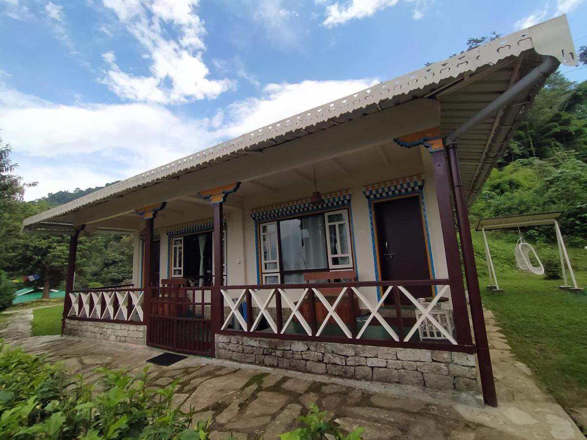 The Nettle And Fern Farmstay Пелинг Екстериор снимка